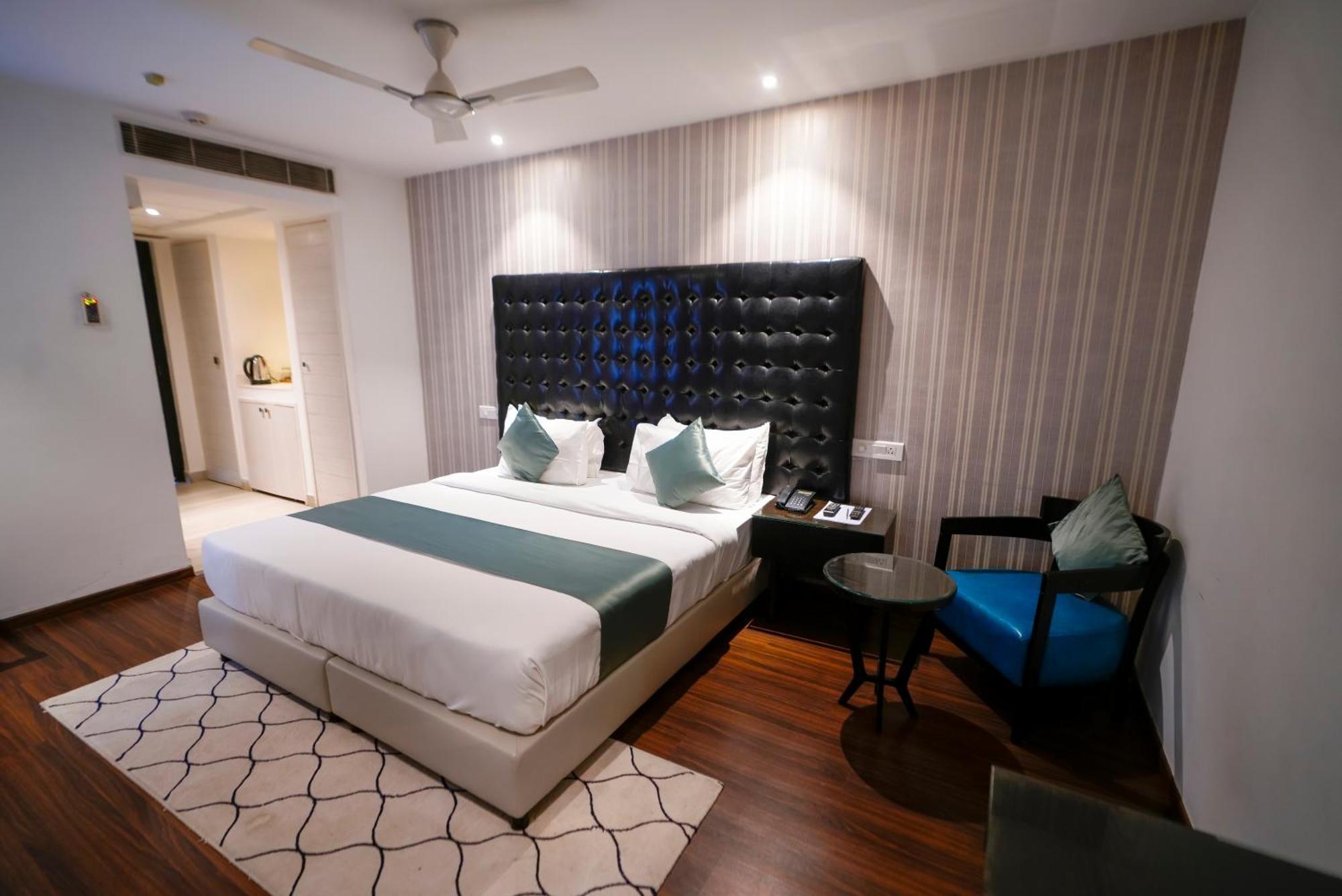 Hotel Deccan Serai, Hitec City, Hyderabad Eksteriør bilde