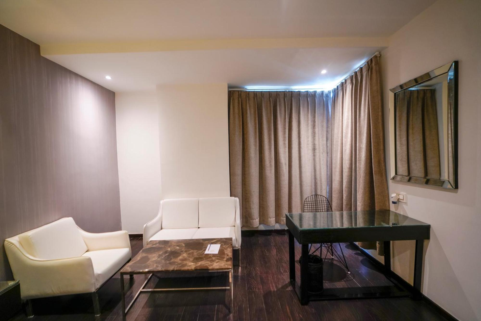 Hotel Deccan Serai, Hitec City, Hyderabad Eksteriør bilde