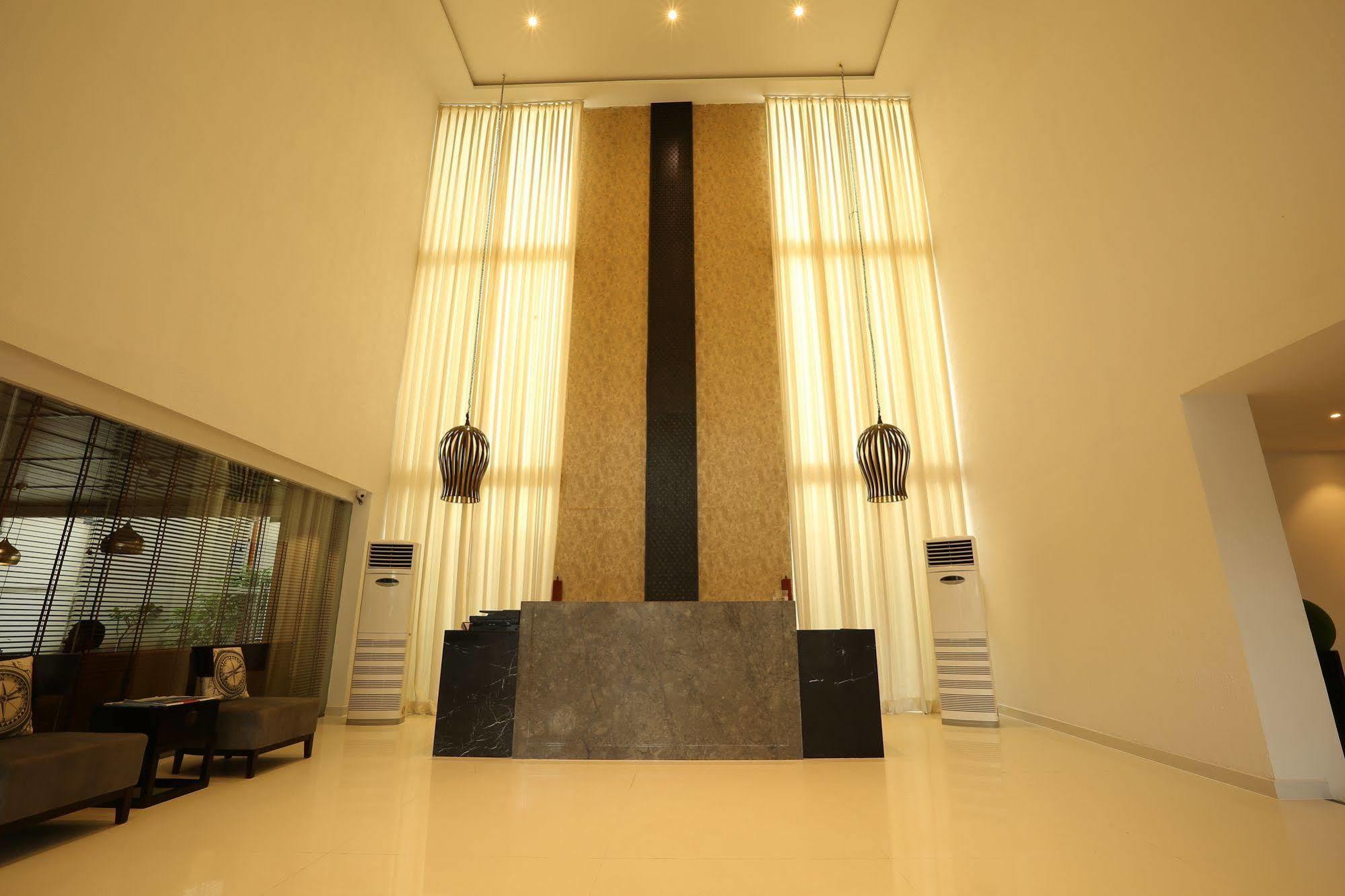 Hotel Deccan Serai, Hitec City, Hyderabad Eksteriør bilde