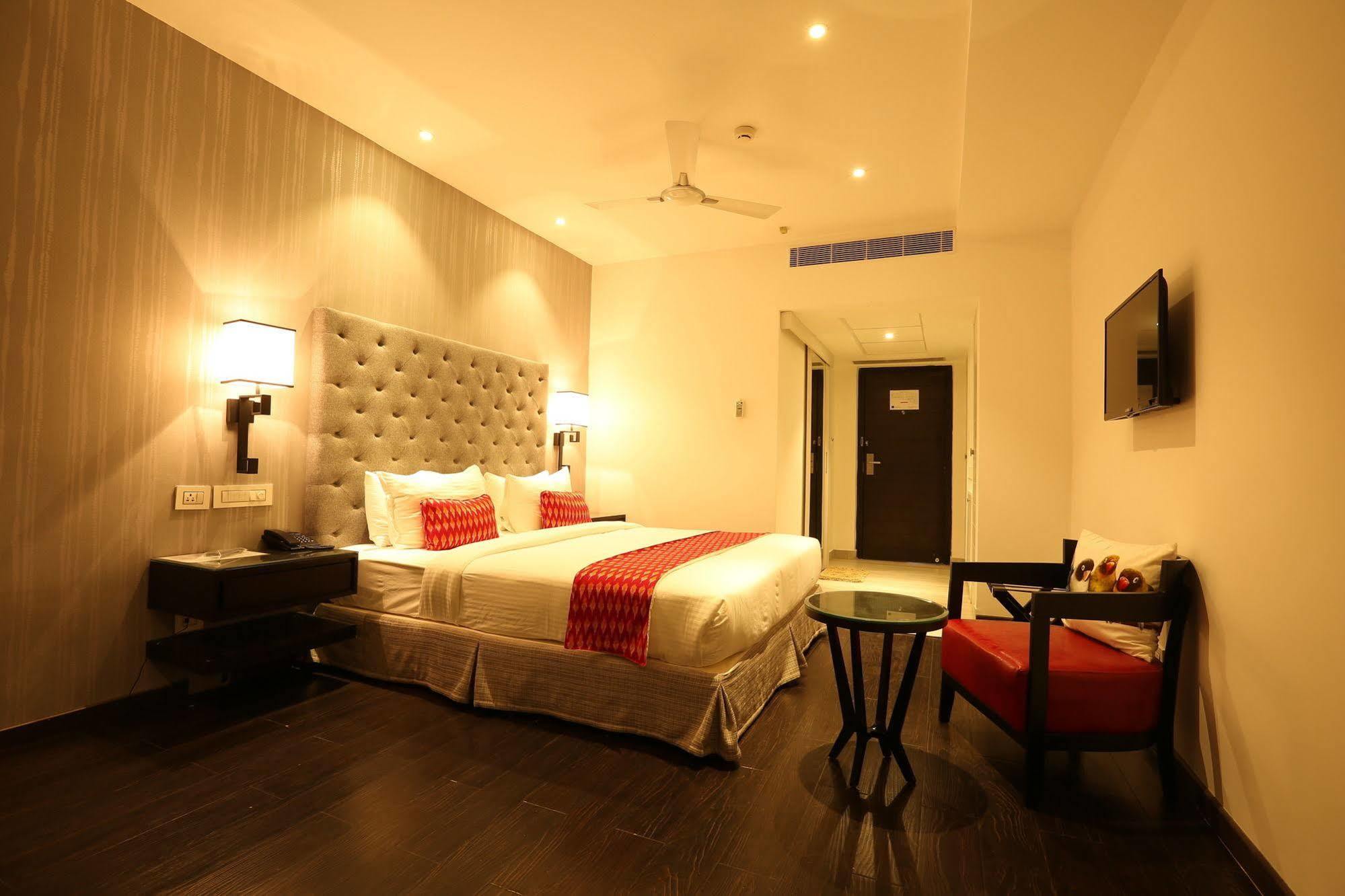 Hotel Deccan Serai, Hitec City, Hyderabad Eksteriør bilde