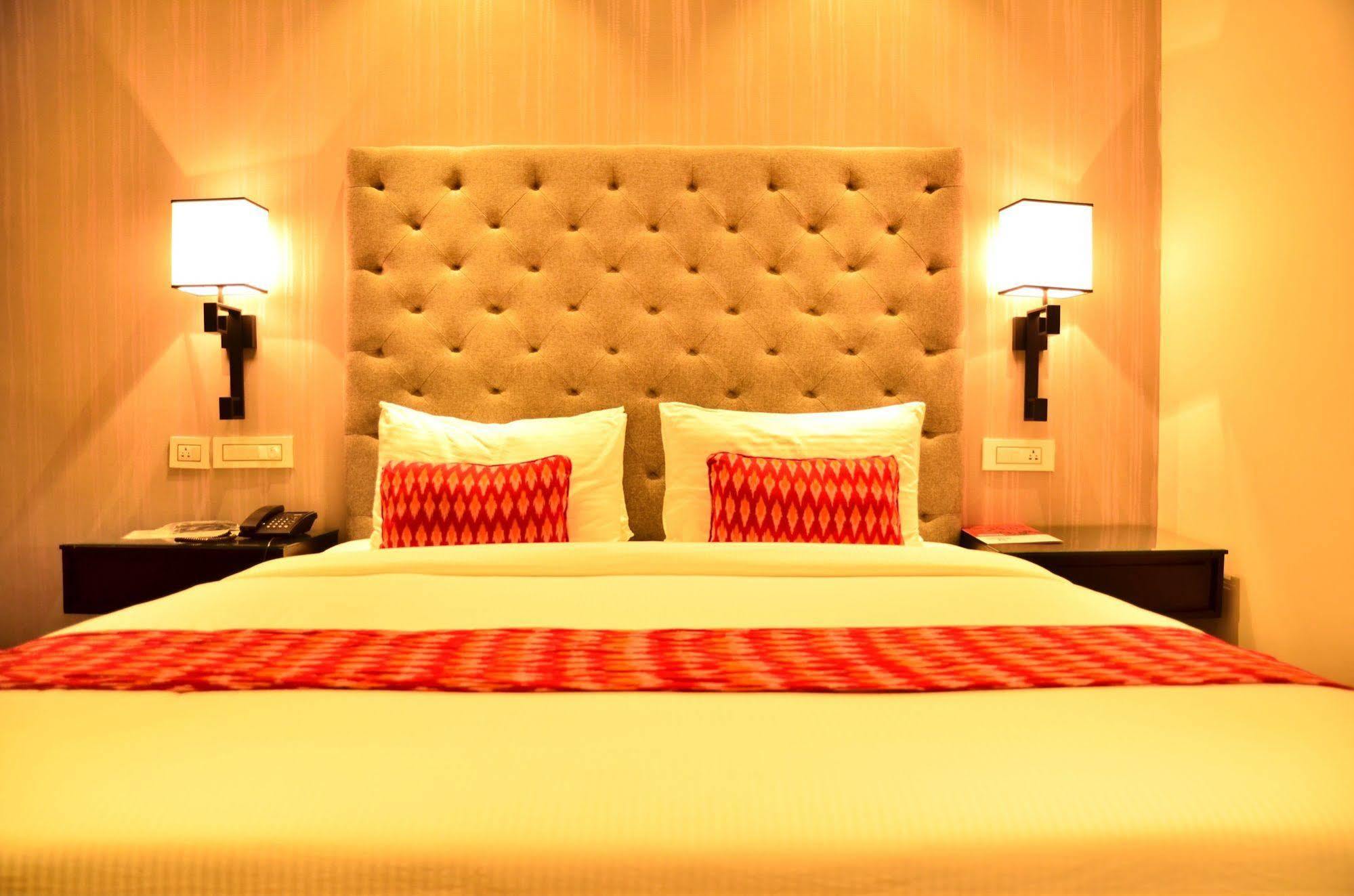 Hotel Deccan Serai, Hitec City, Hyderabad Eksteriør bilde