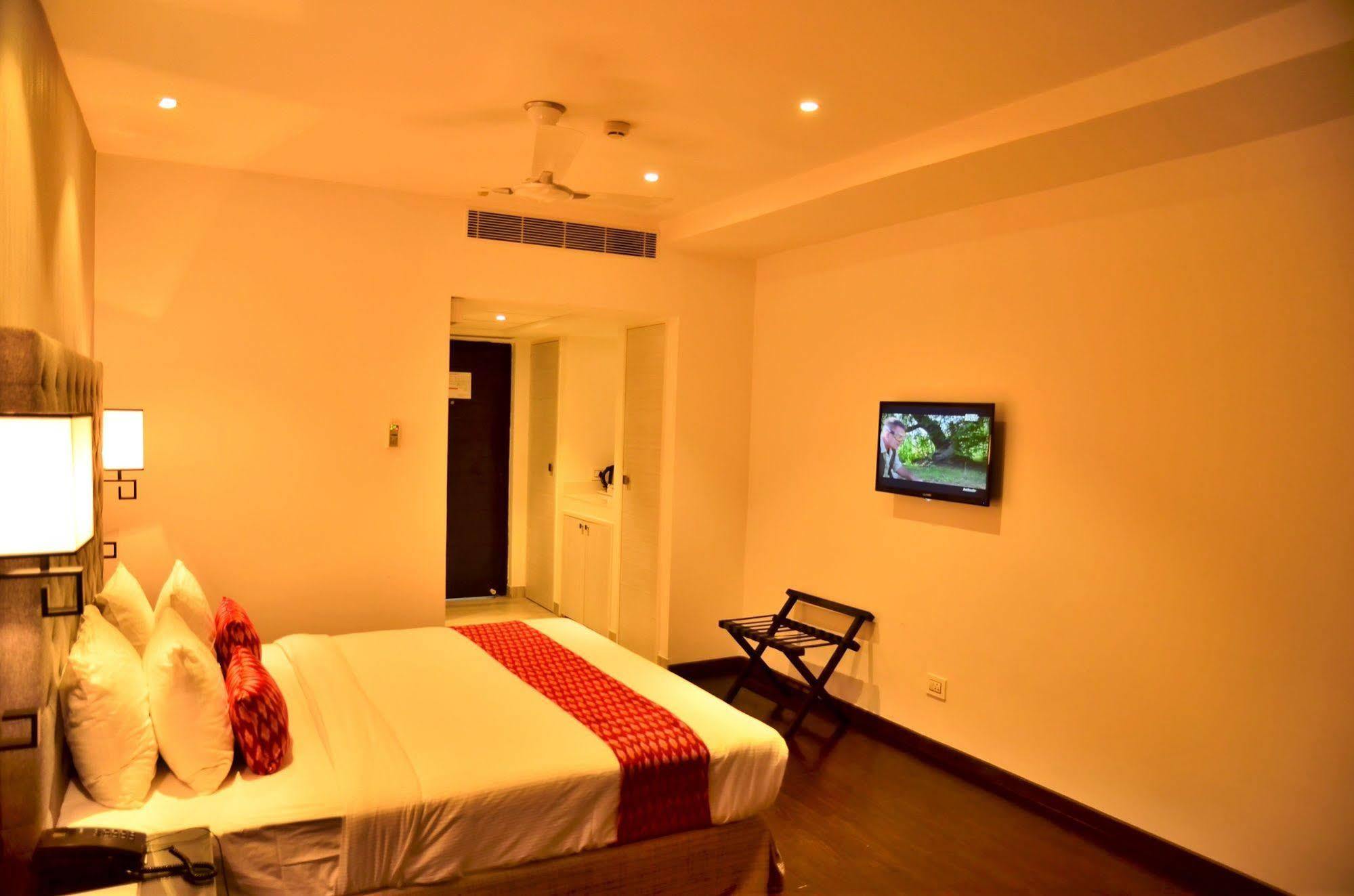 Hotel Deccan Serai, Hitec City, Hyderabad Eksteriør bilde